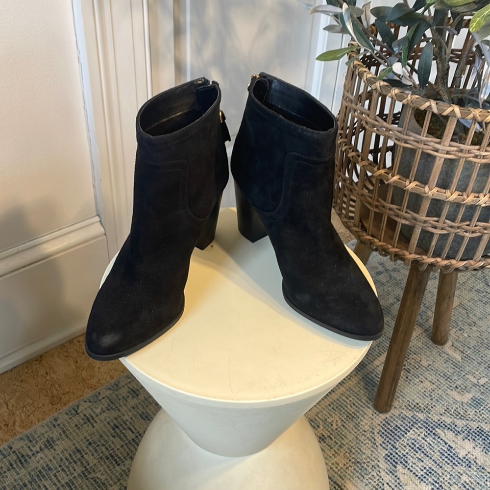 Anne Klein Black Heeled Boots